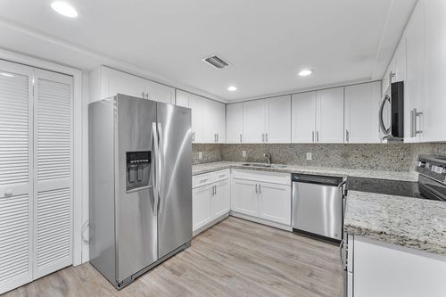 207-16475 Golf Club Rd, Weston, FL, 33326-1680 | Card Image