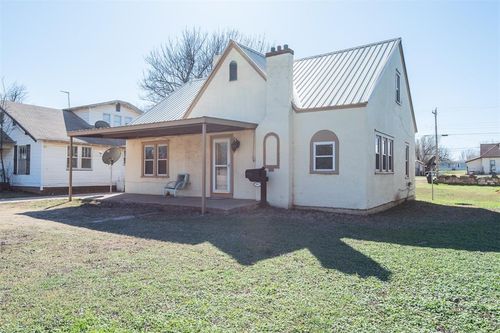 709 S Broadway, Geary, OK, 73040 | Card Image