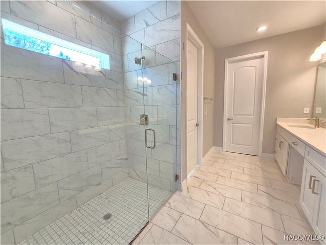 SPA-LIKE BATHROOM | Image 6