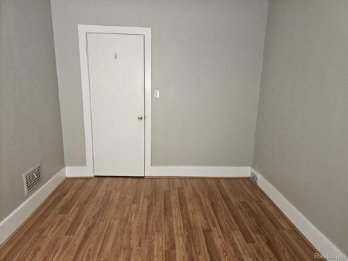 245 Girard Ave, Royal Oak, MI, 48073-3464 | Card Image