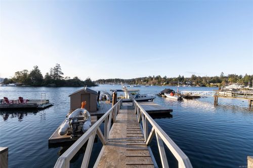 786 Sea Dr, Central Saanich, BC, V8M1B1 | Card Image