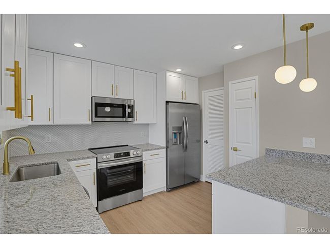 5665 S Lowell Blvd, Townhouse with 2 bedrooms, 2 bathrooms and null parking in Littleton CO | Image 9