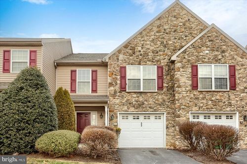 33 Carousel Cir, HERSHEY, PA, 17033-3606 | Card Image