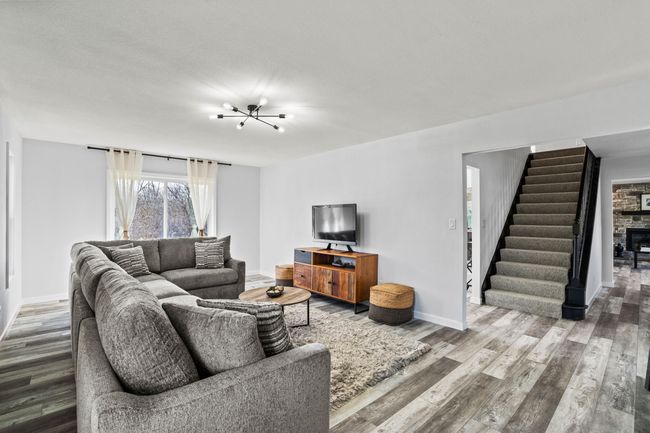 Family Room | Image 15