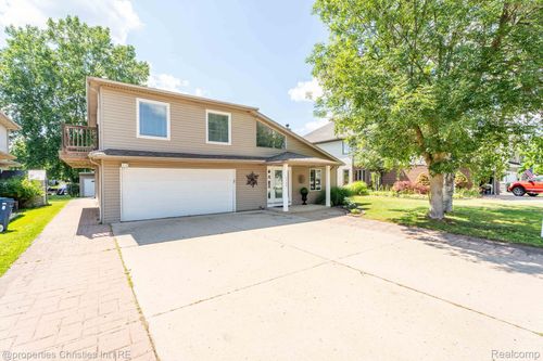 1700 Maddy Ln, Keego Harbor, MI, 48320-1153 | Card Image