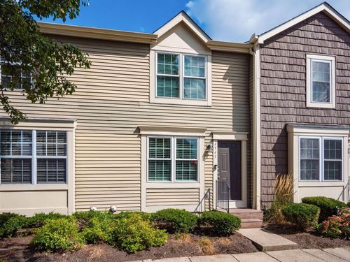 13c-4945 Singleton Dr, Hilliard, OH, 43026-8528 | Card Image