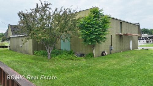 118 N Cass Ave, Vassar, MI, 48768-1305 | Card Image