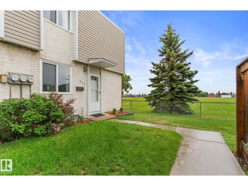 111 Cornell Crt Nw, Edmonton, AB, T5C3C3 | Card Image