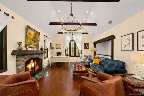 45 Tain Dr, Great Neck, NY, 11021-4422 | Card Image