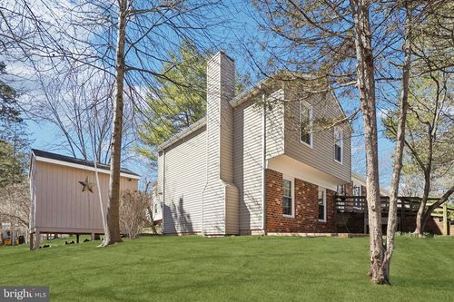 13501 King Charles Dr, CHANTILLY, VA, 20151-3325 | Card Image