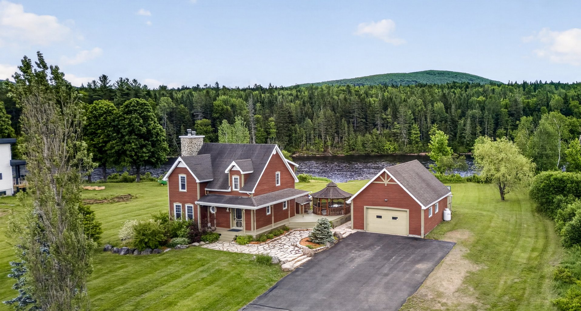 Residential in Saint-Gabriel-de-Valcartier 4