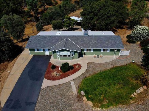 30572 Titan Dr, Coarsegold, CA, 93614-9181 | Card Image