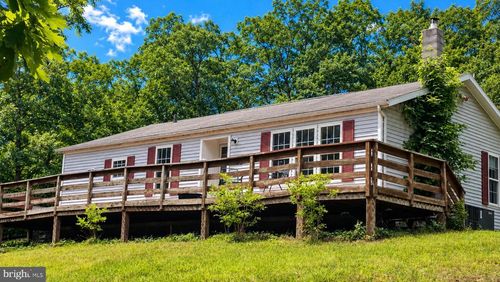 230 Crinoline Ln, WINCHESTER, VA, 22603-3800 | Card Image