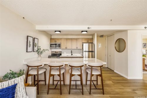 912-229 Paoakalani Ave, Honolulu, HI, 96815-3764 | Card Image