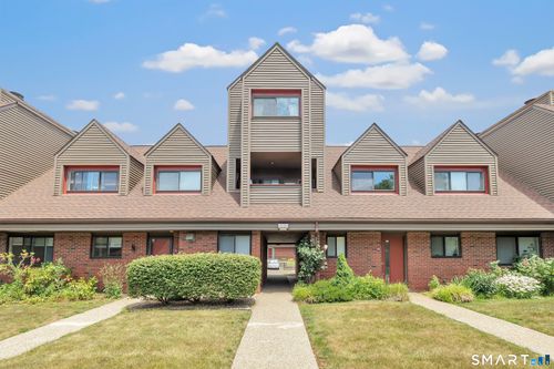 72-72 Montoya Dr, Branford, CT, 06405-2528 | Card Image