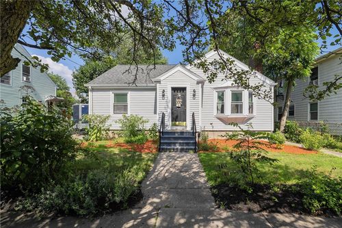 70 Brewster St, Pawtucket, RI, 02860-4411 | Card Image