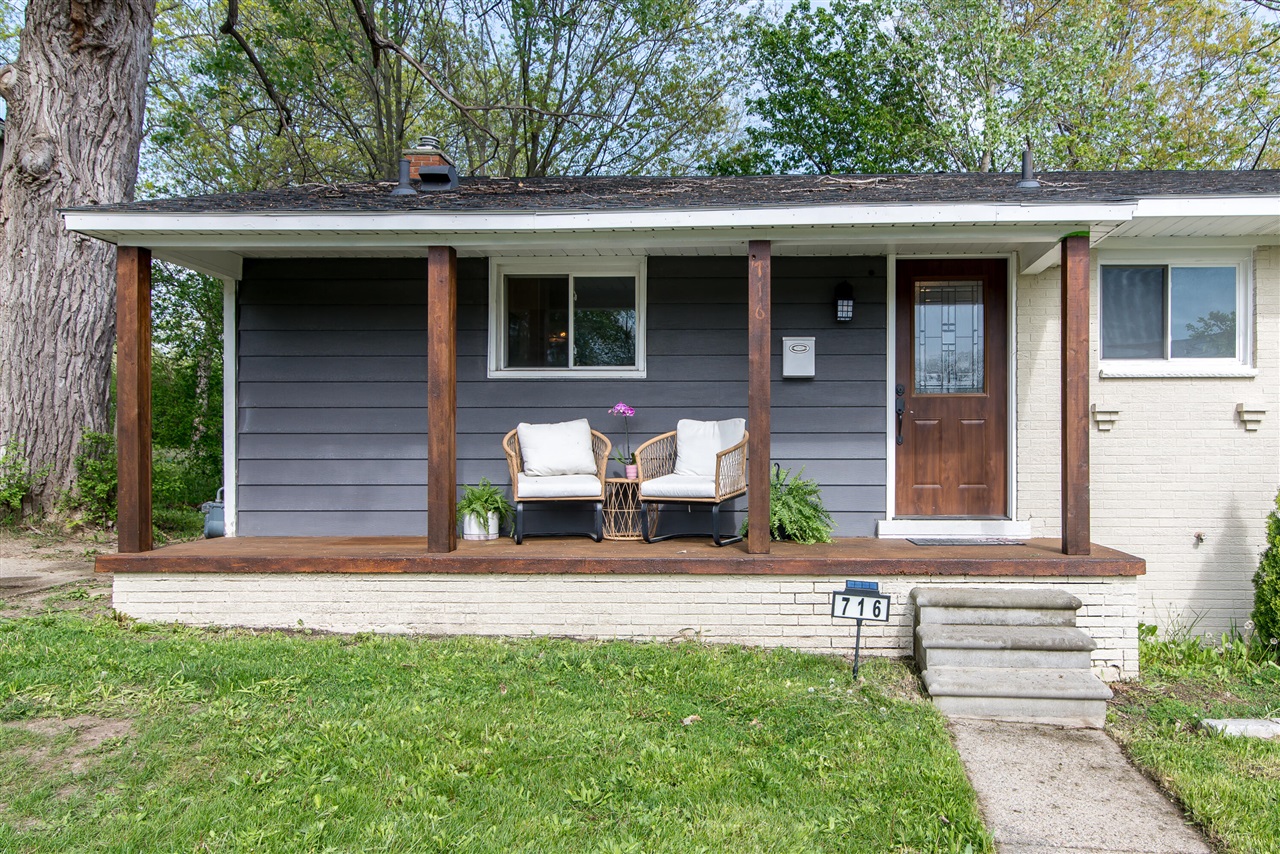 Maple Rd, Ann Arbor, MI 48103