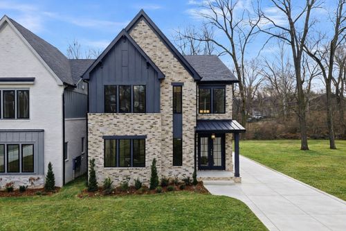1525 Graybar Ln, Nashville, TN, 37215-1625 | Card Image