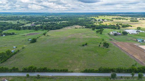 681 Forest Lane Road, Ardmore, OK, 73401 | Card Image