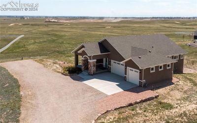 11960 Oregon Wagon Trail, House other with 3 bedrooms, 2 bathrooms and 3 parking in Elbert CO | Image 2