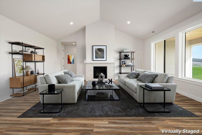 7207 Ambrosia St, Home with 4 bedrooms, 3 bathrooms and null parking in Kennewick WA | Image 7