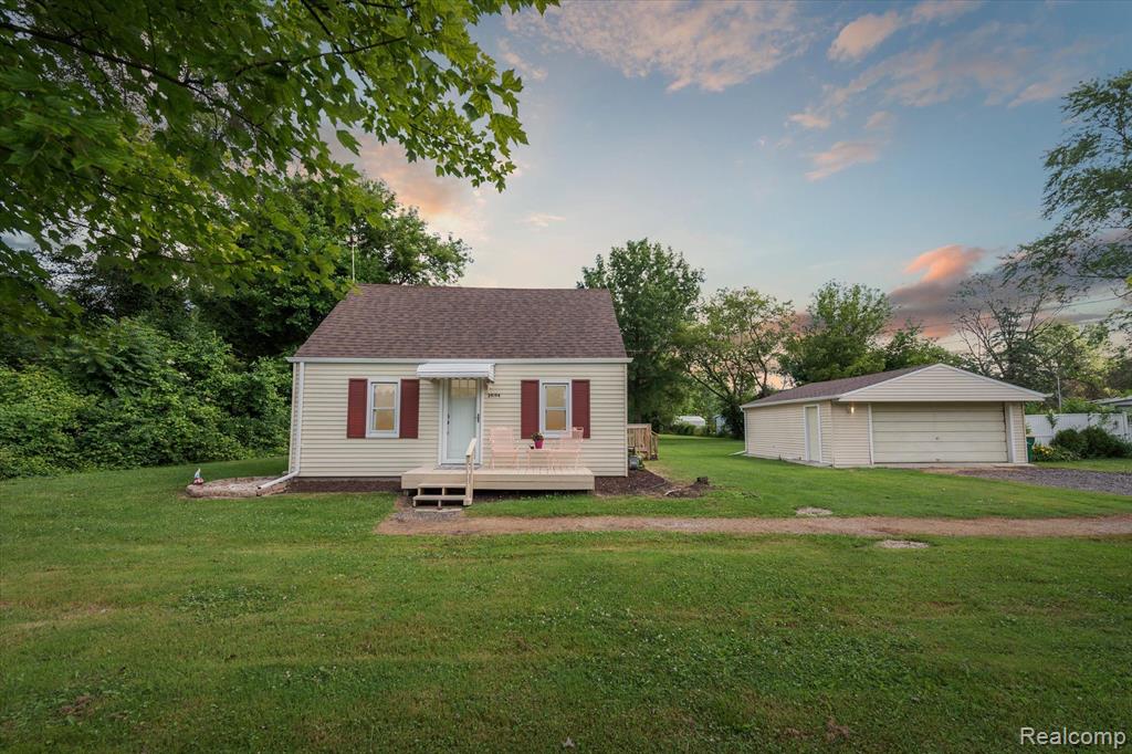 Grix Rd, New Boston, MI 48164 #1