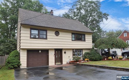 34 Redwood Ave, Wayne, NJ, 07470-5136 | Card Image