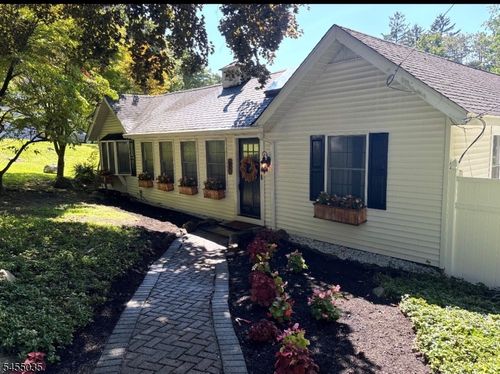 7 Penn Ave, Newton, NJ, 07860-9774 | Card Image