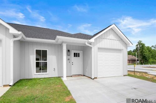 2c-8007 Arnold Rd, Denham Springs, LA, 70726-1475 | Card Image