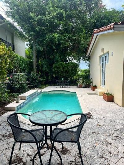 118 Sarto Ave, House other with 3 bedrooms, 2 bathrooms and null parking in Coral Gables FL | Image 2