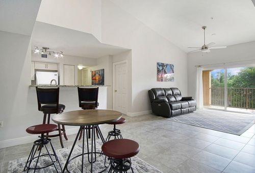 apt-307-4041 San Marino Blvd, West Palm Beach, FL, 33409-8621 | Card Image