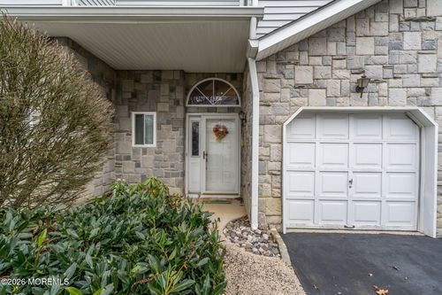 24 Catherine Ct, South Amboy, NJ, 08879-2916 | Card Image