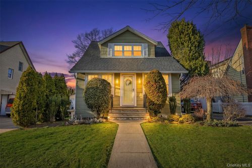 3539 Park Avenue, Hempstead, NY, 11793 | Card Image