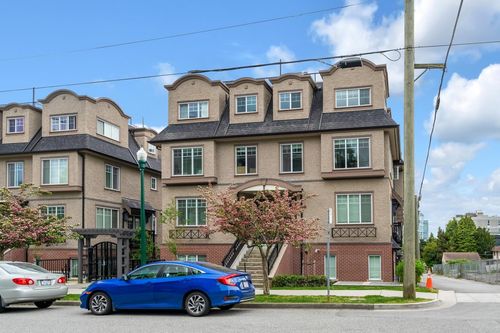 {{alt}} | Card Image