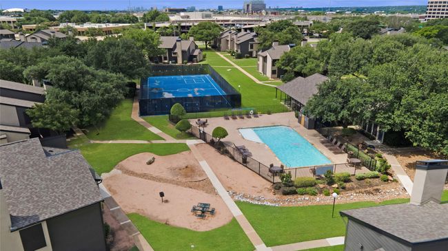 9818 Amberton Pkwy, Townhouse with 3 bedrooms, 3 bathrooms and null parking in Dallas TX | Image 30