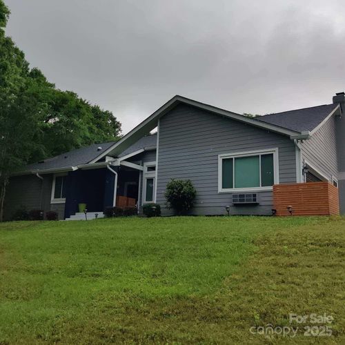 9327 Hunting Ct, Matthews, NC, 28105-1540 | Card Image