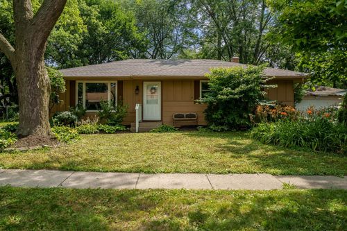 1016 Esmond Dr, Rockford, IL, 61108-4136 | Card Image
