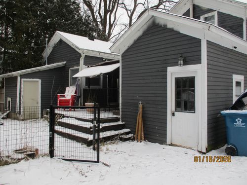 310 N Main St, Vassar, MI, 48768-1323 | Card Image