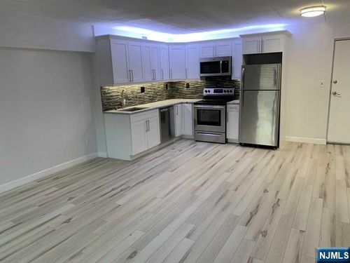 300 Lookout, Hackensack, NJ, 07601 | Card Image