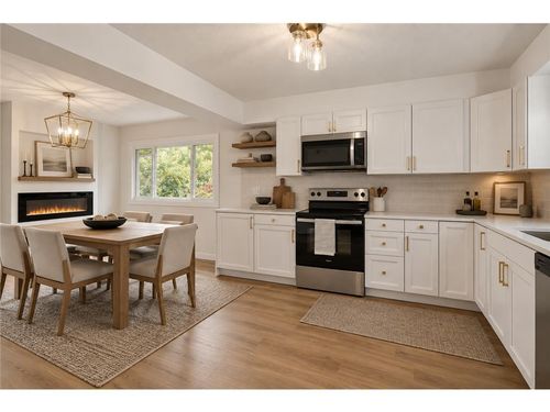 1579 Leone Ave, Saint Paul, MN, 55106-6800 | Card Image