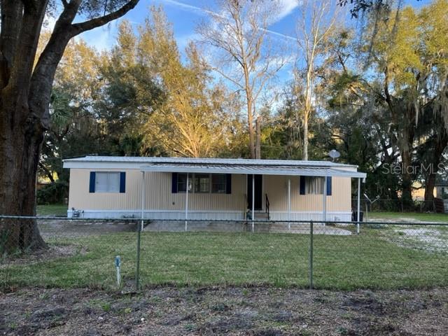 Navajo St, Satsuma, FL 32189