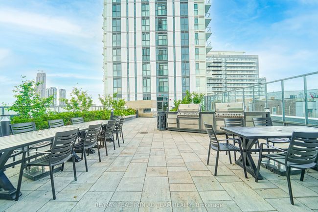 717 - 10 Honeycrisp Cres, Condo with 0 bedrooms, 1 bathrooms and null parking in Vaughan ON | Image 4