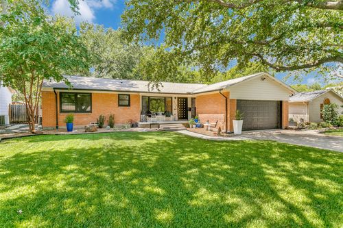 318 Ruth Street, Grapevine, TX, 76051 | Card Image