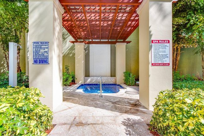 APT-201 - 804 E Windward Way, Condo with 3 bedrooms, 2 bathrooms and null parking in Lantana FL | Image 24