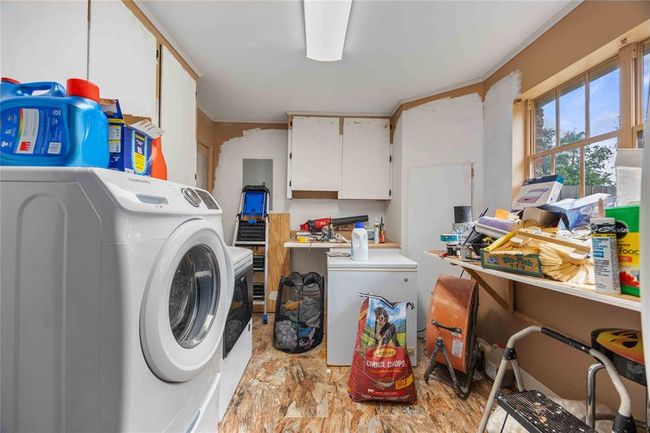 The oversized utility room. | Image 9