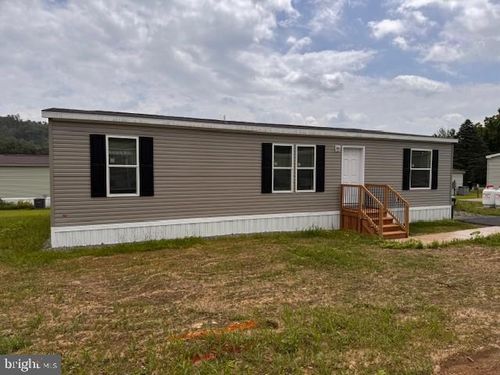 209 Fawn Valley Rd, Stroudsburg, PA, 18360-6909 | Card Image