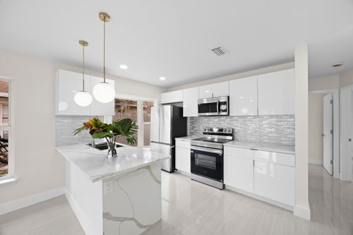 5664 Boynton Cres, Boynton Beach, FL, 33437-2636 | Card Image