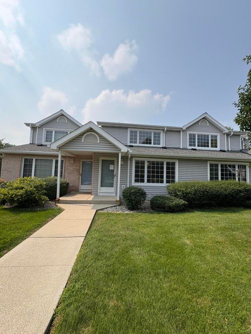 unit-a-10081 W Whitnall Edge Dr, Franklin, WI, 53132-2811 | Card Image