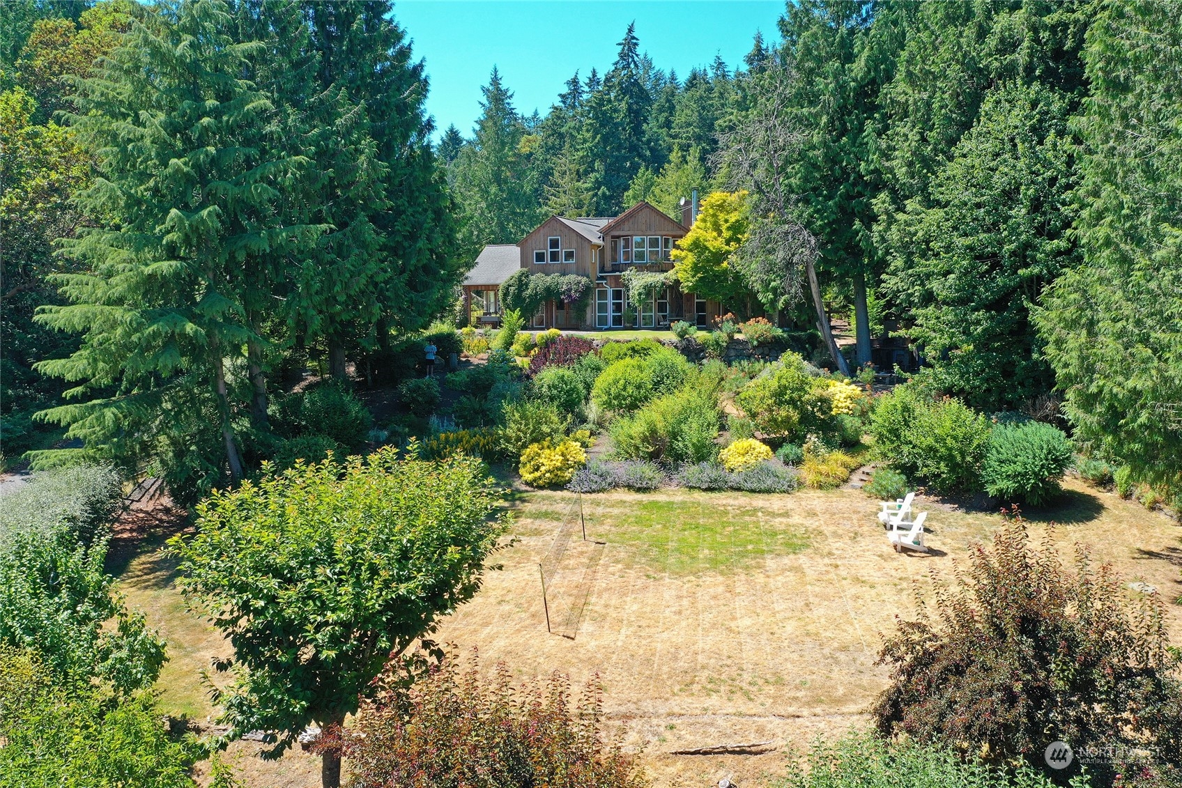 El Cimo Ln, Bainbridge Island, WA 98110