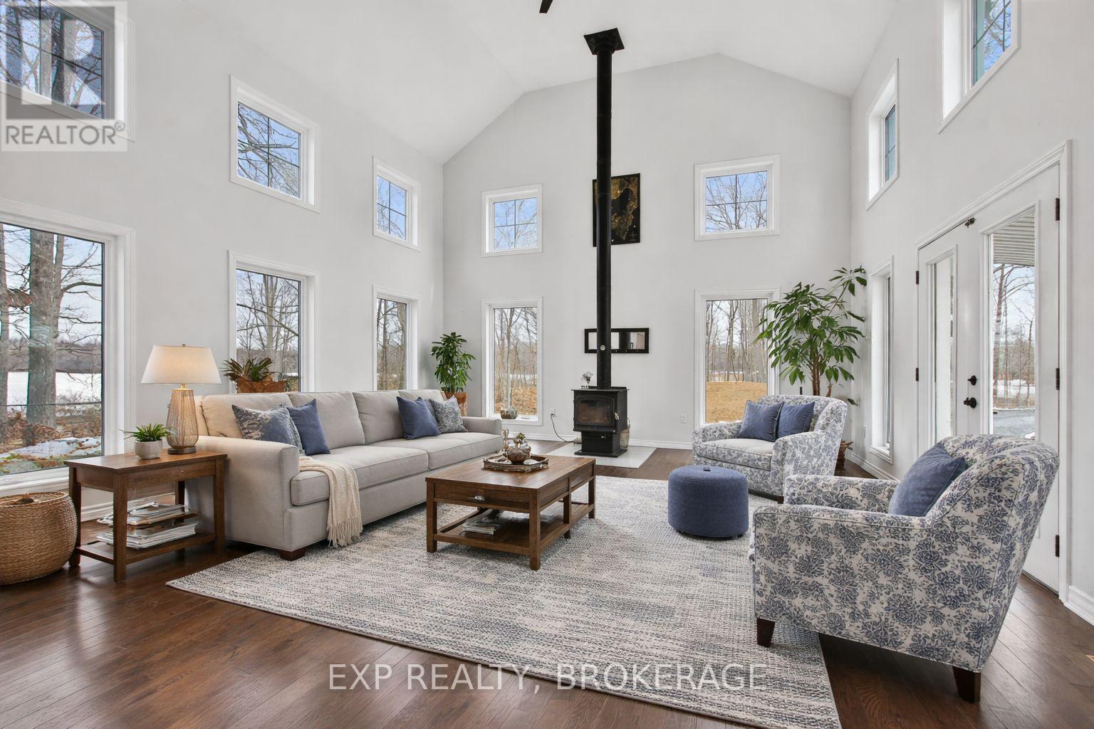 Residential in Frontenac (Frontenac South) 4